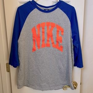 Men’s XL Nike half sleeve cotton tee.